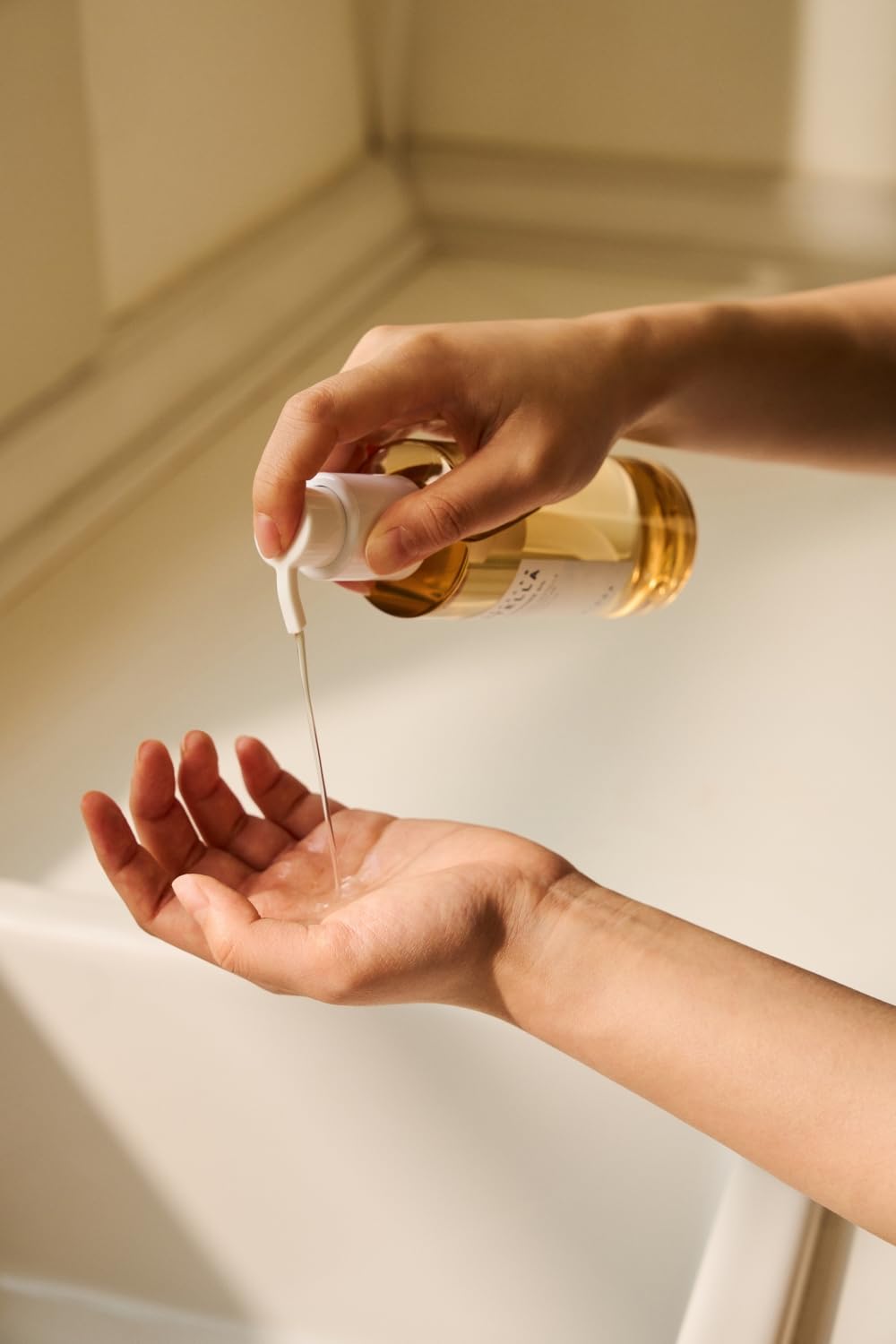 SKIN1004 Madagascar Centella Light Cleansing Oil | Gentle Makeup Remover & Hydrating Oil Cleanser (200ml) - T.E.R