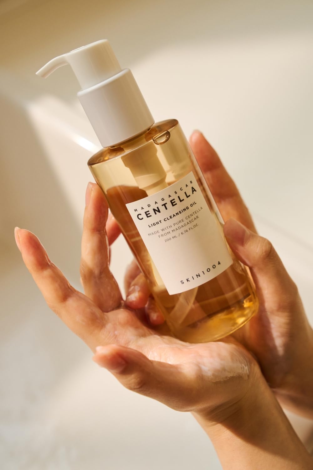SKIN1004 Madagascar Centella Light Cleansing Oil | Gentle Makeup Remover & Hydrating Oil Cleanser (200ml) - T.E.R